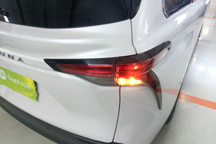 Used Toyota SIENNA 2021 2.5L Hybrid Comfort Edition Exterior 3