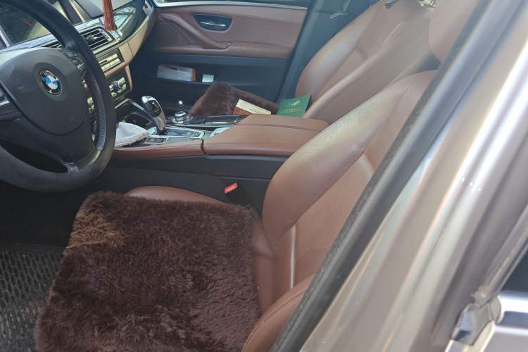 Used BMW 5 Series 2014 520Li Elegant Model
