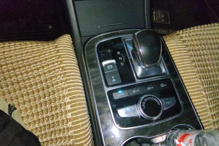 Used BYD Tang 2015 2.0T Four-Wheel-Drive Flagship Model Gear Lever