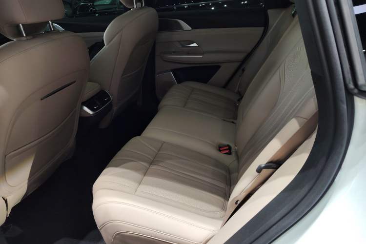 Used XPeng G9 2025 625 Long-Range Max Left Rear Seat