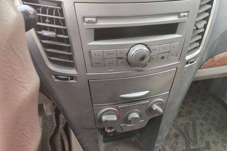 Used Zxauto Grandtiger 2016 Isuzu 2.8T Diesel Two-Wheel-Drive Elite Model
