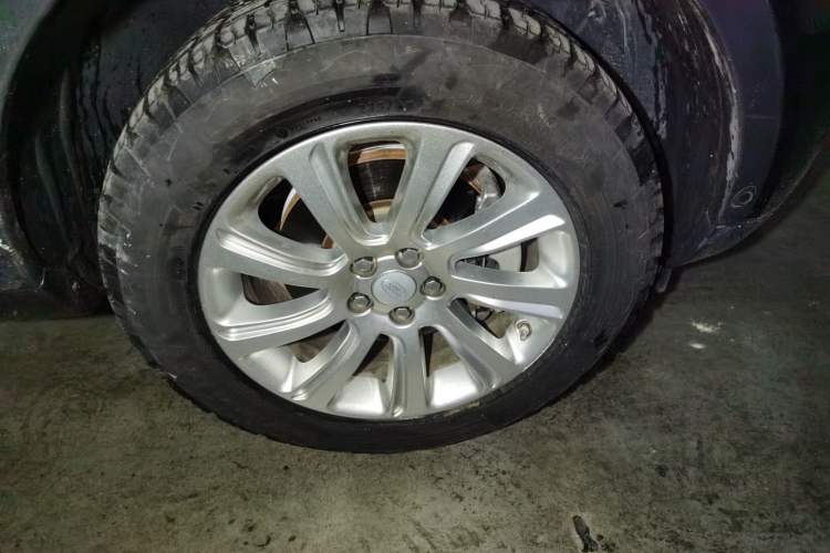 Used Land Rover Discovery Sport 2019 240 PS SE Version China V Standard Right Front Wheel Hub