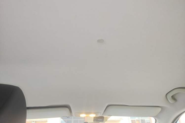 Used Brilliance V3 2016 1.5L Automatic Elite Model Headliner