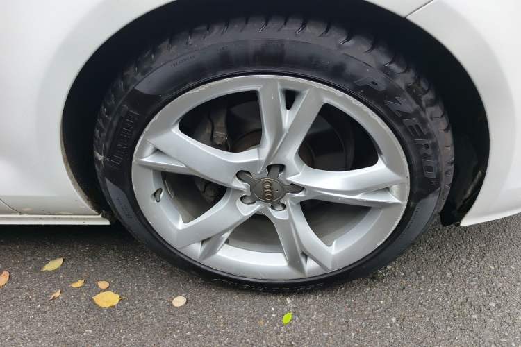 Used Audi A7 2014 35 FSI quattro Technology Edition Right Front Wheel Hub