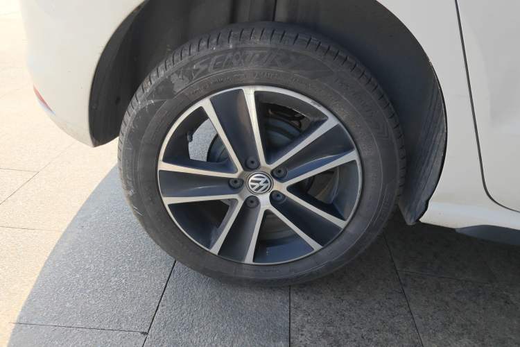 Used Volkswagen Polo 2014 1.6L Automatic Comfort Edition