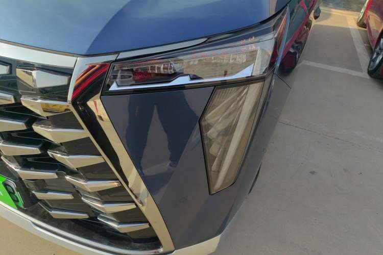 Used GAC Trumpchi Xiangwang M8 2025 Kunkun Series Ultra First-Class Cabin Left Front Headlight