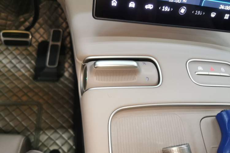 Used Nio ES8 2023 75 kWh Gear Lever