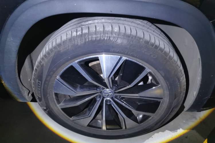 Used Volkswagen Teramont X 2020 Revised Version 380TSI Four-Wheel Drive Prestige Luxury Edition Right Front Wheel Hub