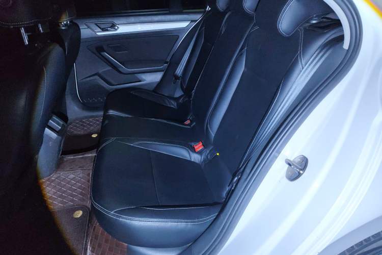 Used Volkswagen Lamando 2015 230TSI DSG Fashion Edition Left Rear Seat