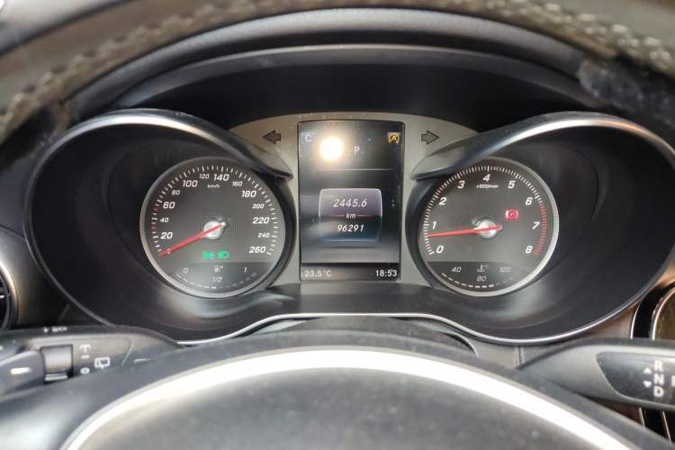 Used Mercedes-Benz GLC 2017 GLC 260 4MATIC Luxury Model
