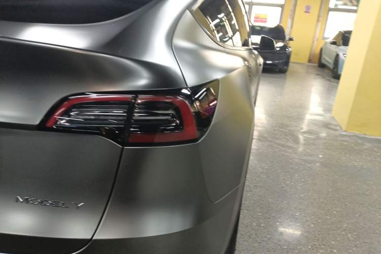 Used Tesla Model Y 2023 Long-Range All-Wheel-Drive Version Exterior 3