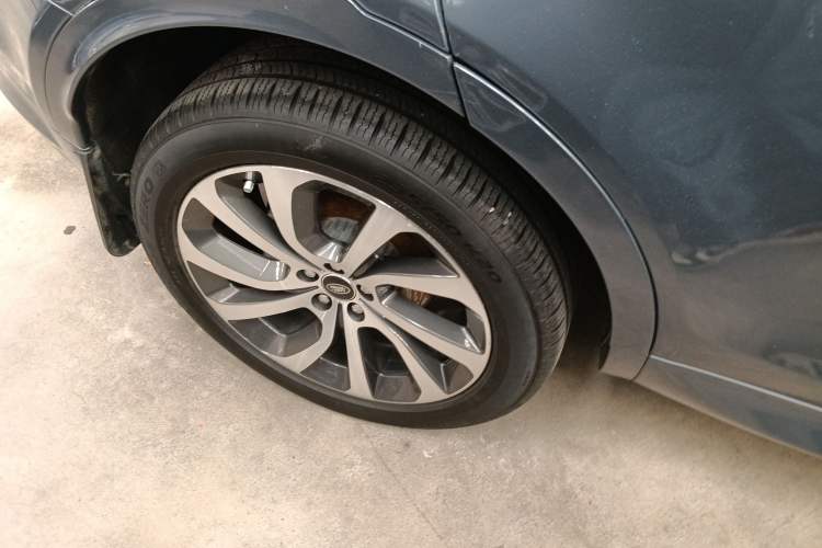 Used Land Rover Discovery Sport 2020 249 PS R-Dynamic Performance Edition Right Rear Wheel Hub