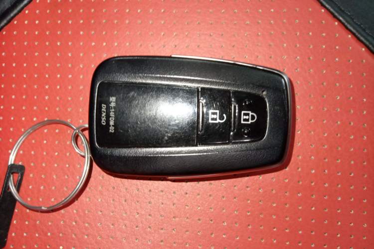 Used Toyota IZOA 2018 2.0L Yichi Version China VI Standard Vehicle Key