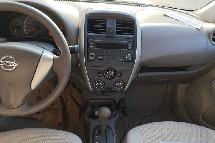 Used Nissan Sunny 2015 1.5XE CVT Comfort Edition Audio And AC Panel