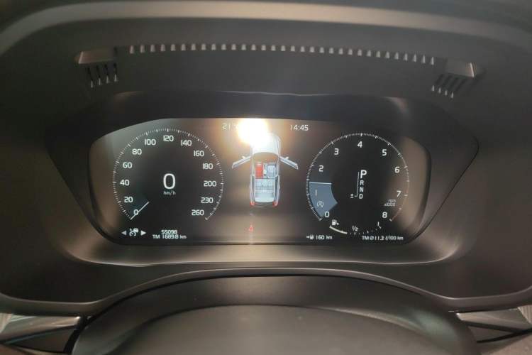 Used Volvo XC60 2019 T5 4x4 Smart & Dynamic Sport Edition China VI Standard