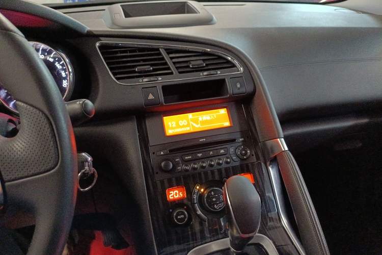 Used Peugeot 3008 2015 2.0L Automatic Trend Edition
