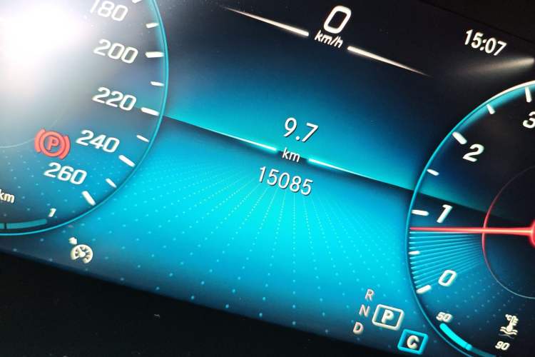 Used Mercedes-Benz C-Class 2021 C 200 L Fashion Edition Sport Version Odometer Close Up