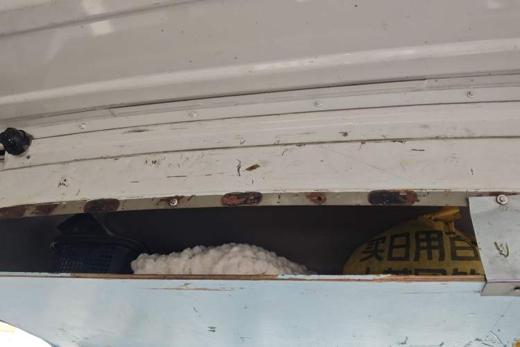 Used SAIC MAXUS Xintu V80 2021 2.0T AMT Classic City Distribution King Long Wheelbase Mid-Roof 3-Seater