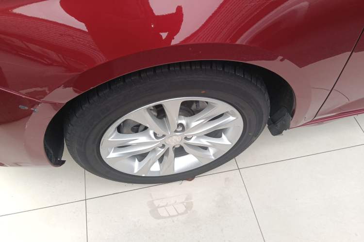 Used Buick Verano 2018 Sedan 20T Dual-Clutch Leading Model Exterior 4