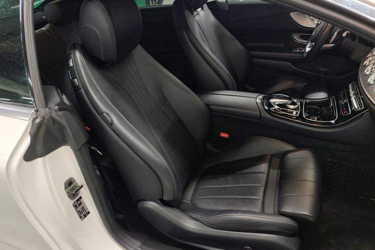 Used Mercedes-Benz E-Class 2018 E 200 4MATIC Coupe Right Front Seat