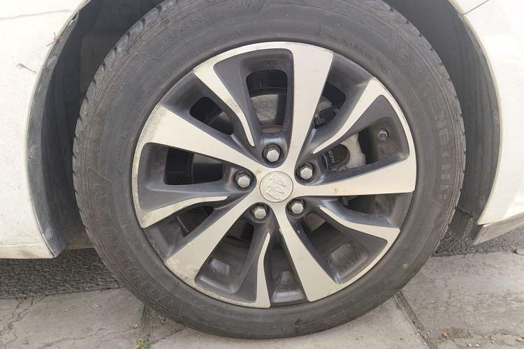 Used Buick Excelle GX 2018 18T Automatic Elite Model Right Front Wheel Hub