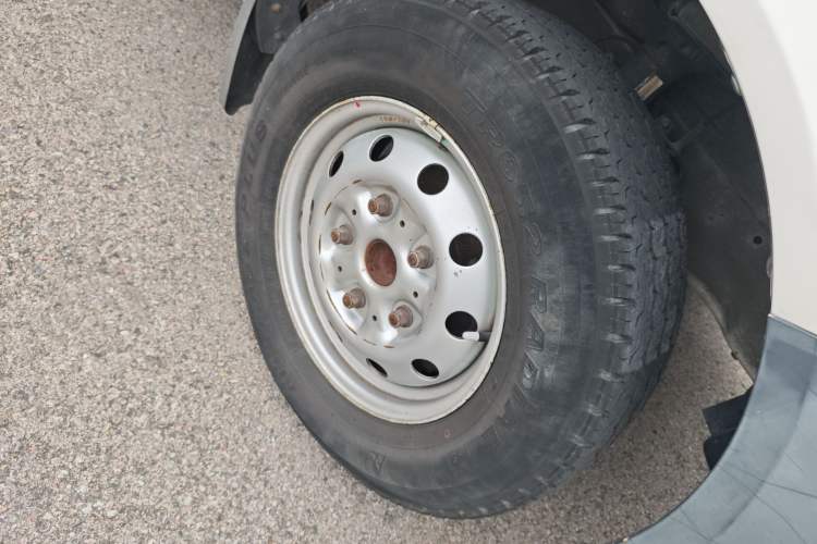 Used Foton Toano 2020 2.5T Manual Tongtu Short Wheelbase Mid-Roof 5/6-Seater 4J25TC3