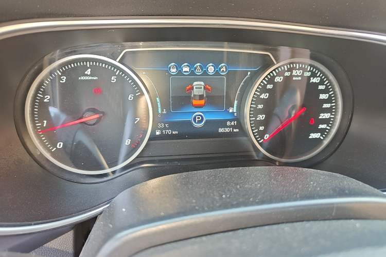 Used Hongqi H5 2018 30TD Smart Connect Dynamic Edition Odometer Close Up