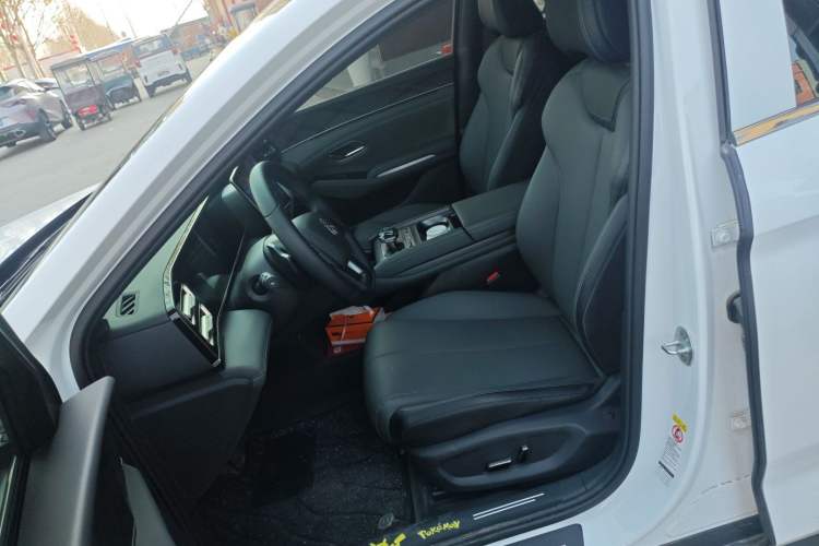 Used BYD Qin L 2025 DM-i Smart Drive 120KM Superior Model
