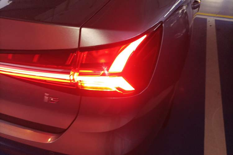 Used Roewe i5 2021 1.5L CVT Diamond Edition
