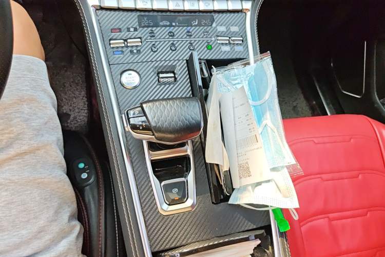 Used CHANGAN CS85 COUPE 2019 2.0T Automatic Luxury Edition China VI Standard Gear Lever