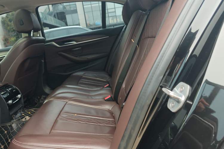 Used BMW 5 Series 2019 Facelifted 530Li Leading Edition Luxury Package
