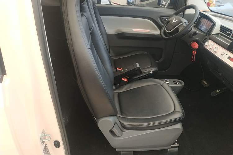 Used Wuling Hongguang MINIEV 2022 Macaron Premium Model – Lithium Iron Phosphate Right Front Seat