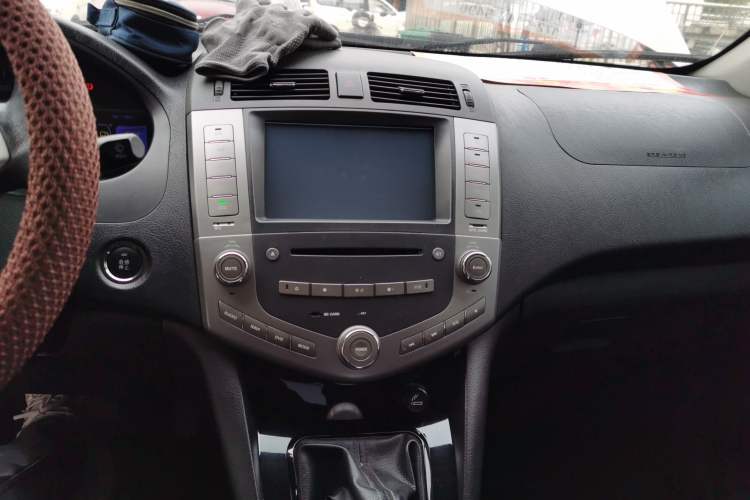 Used BYD S6 2013 Platinum Edition 2.0L Manual Elite Model
