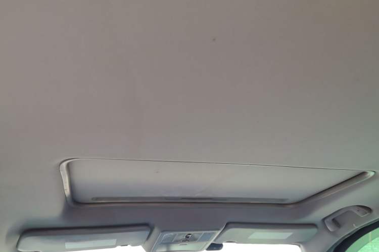 Used FORTHING Joyear X5 2013 1.6L Manual Luxury Model China IV Standard
