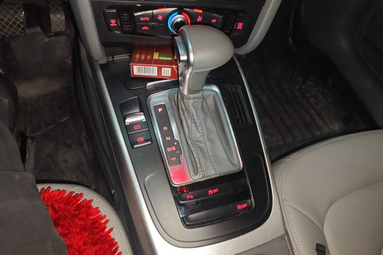 Used Audi A4L 2013 35 TFSI Automatic Standard Model Gear Lever