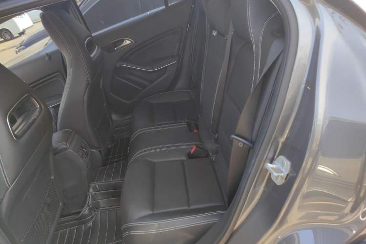 Used Mercedes-Benz GLA 2015 GLA 220 4MATIC Fashion Model