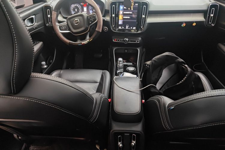 Used Volvo XC40 2022 T4 Four-Wheel Drive Smart & Luxurious Edition Center Console