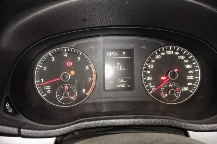 Used Volkswagen Passat 2014 1.8TSI DSG Prestige Navigation Edition Odometer Close Up