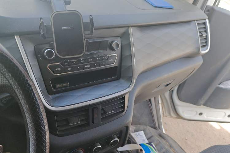 Used Jinbei Gold Hiace M Classic 2022 1.6L Engineering Lion Van 2 Seats Audio And AC Panel