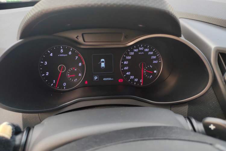 Used Hyundai Veloster 2015 1.6T Automatic Luxury Edition Instrument Cluster