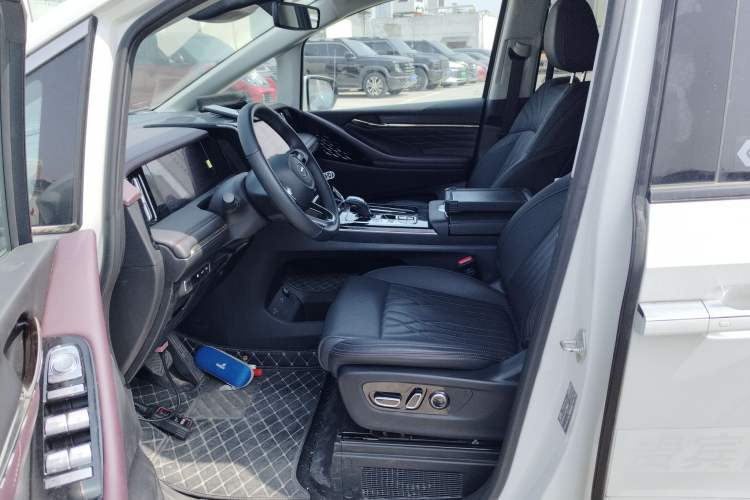 Used GAC Trumpchi M8 2024 Master Series Super Hybrid Edition
