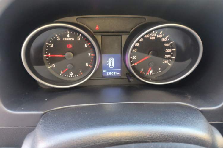 Used Haval H6 2015 Upgraded Model 1.5T Manual Two-Wheel Drive Urban Version
