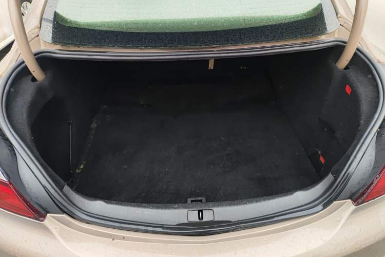 Used Buick Regal 2014 2.0L Leading Fashion Edition Trunk