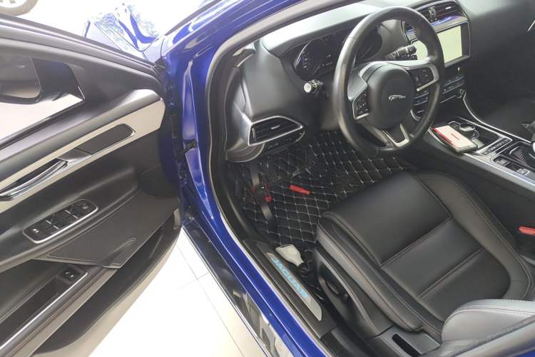 Used Jaguar XEL 2019 2.0T 200 PS Luxury Edition Driver Seat