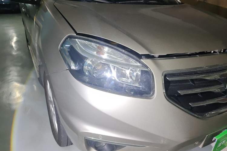 Used Renault Koleos 2012 2.5L 4x4 Comfort Edition with Navigation