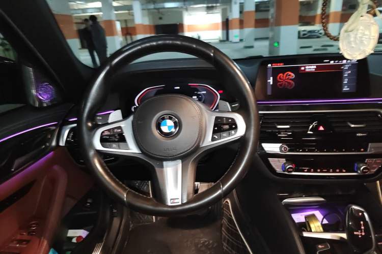 Used BMW 5 Series 2020 530Li Leading Model M Sport Package Steering Wheel