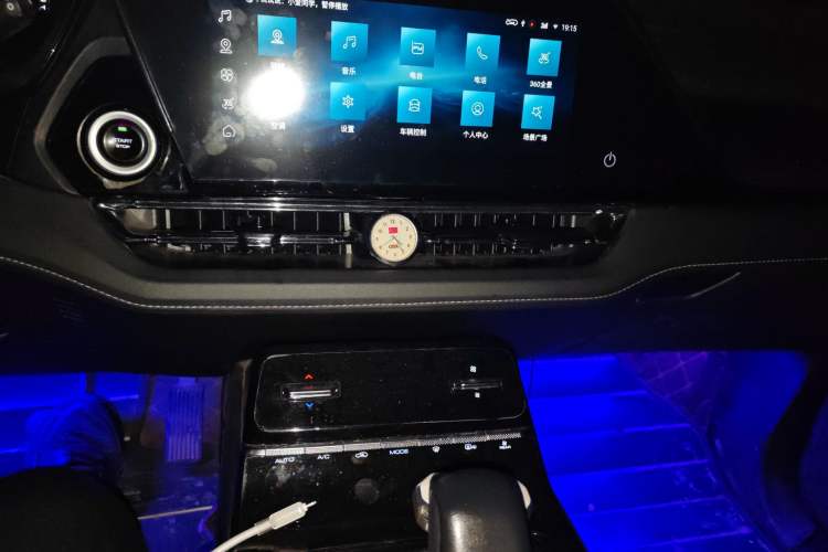 Used Wuling Victory 2022 280T 1.5T CVT Flagship Edition Audio And AC Panel