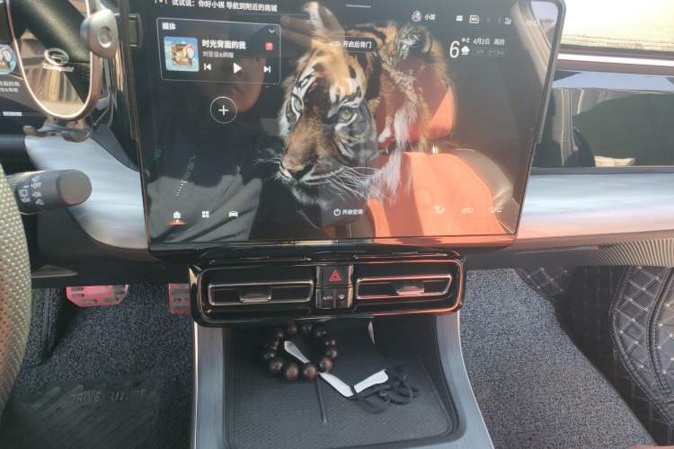 Used GAC Trumpchi GS8 2024 Linghang Series 2.0 TGDI Two-Wheel Drive Luxury Smart Connectivity Version Audio And AC Panel