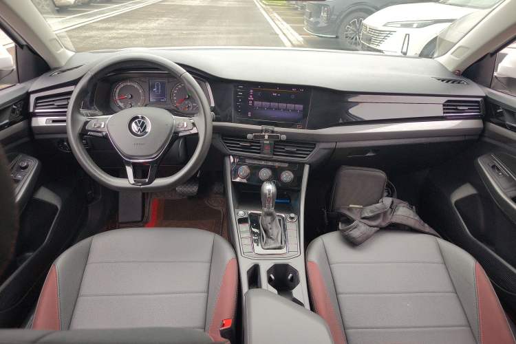 Used Volkswagen Bora 2021 1.5L Automatic Elite Smart Connect Edition Center Console