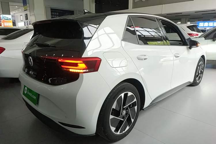 Used Volkswagen ID.3 2024 Outstanding Edition Rear Right 45 Deg